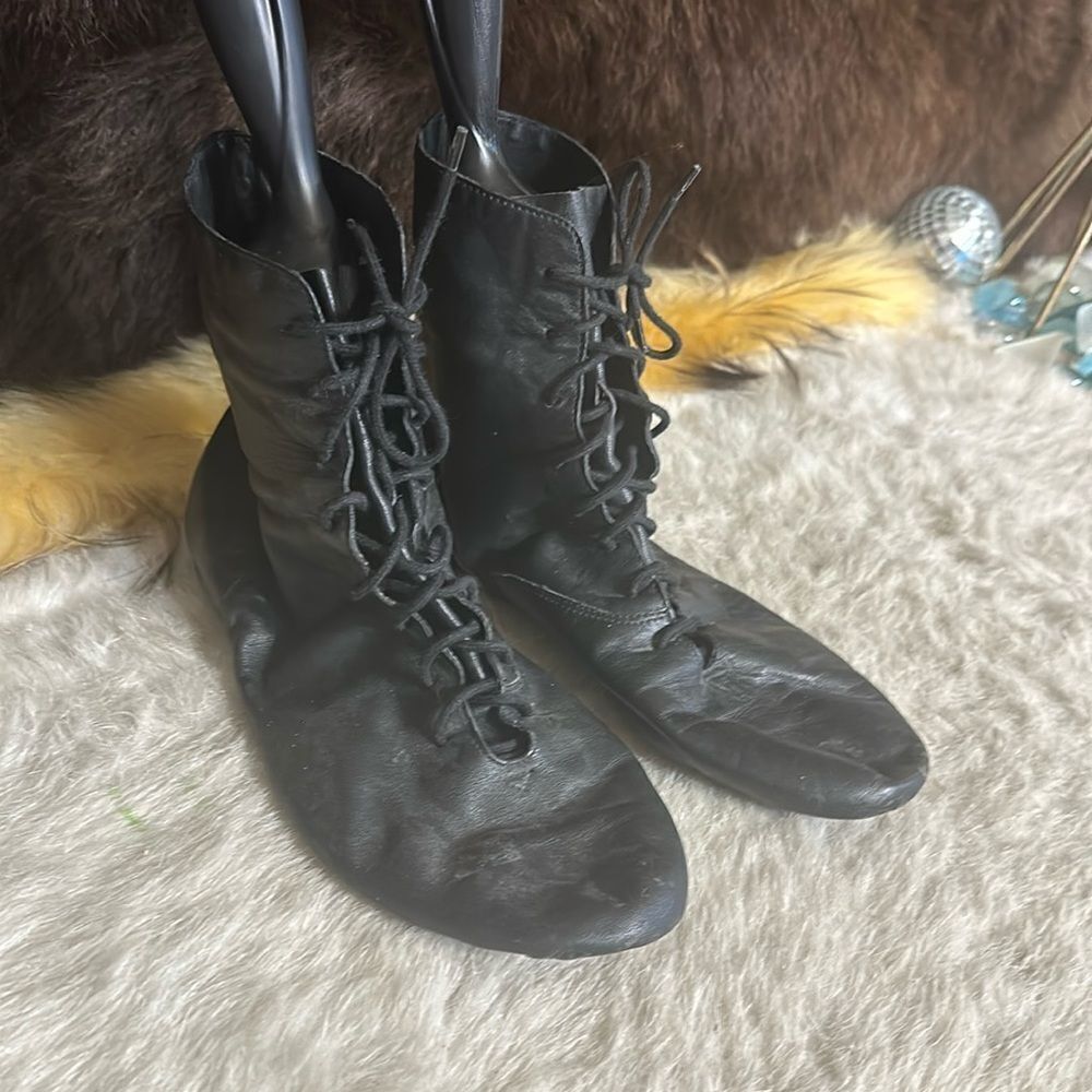 Capezio dance shoes 6.5 (2800)